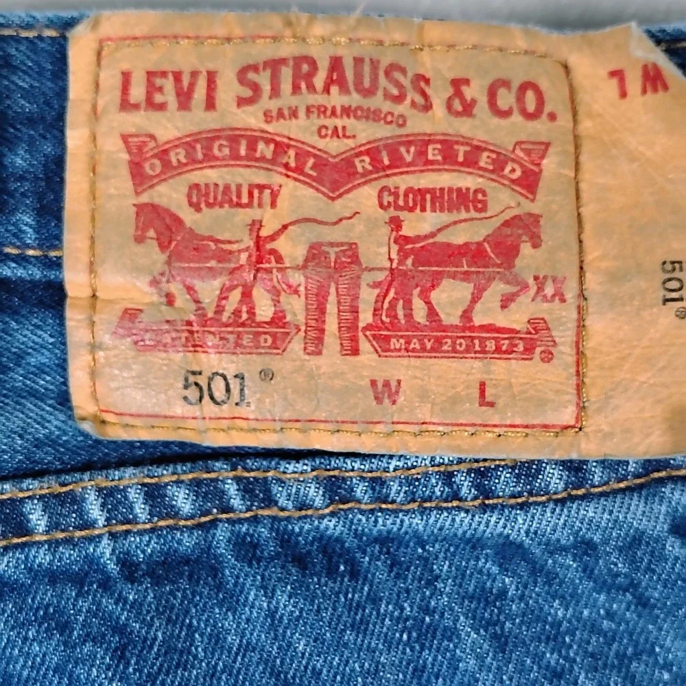 Levis 501 Original Fit Mens‎ Blue Denim Straight Leg Button Fly Jeans 48x30